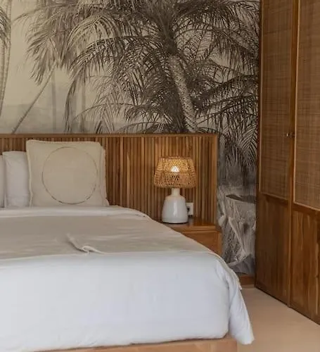 Kanopi Luxurious 3br With Pool And Quick Access Villa *